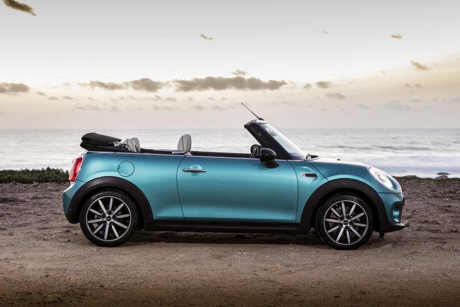  Mini Cooper Cabrio 2016 года  (UK) (фото 16 из 30)